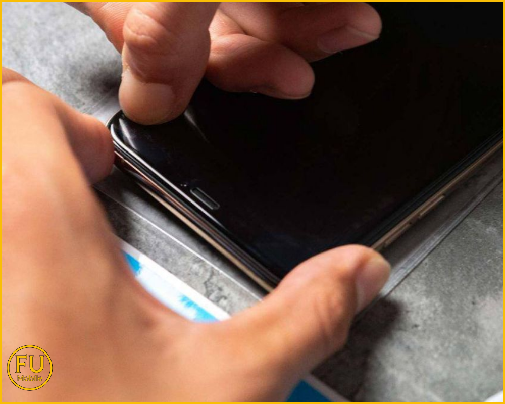 Những rủi ro có thể gặp phải khi tháo kính sai cách