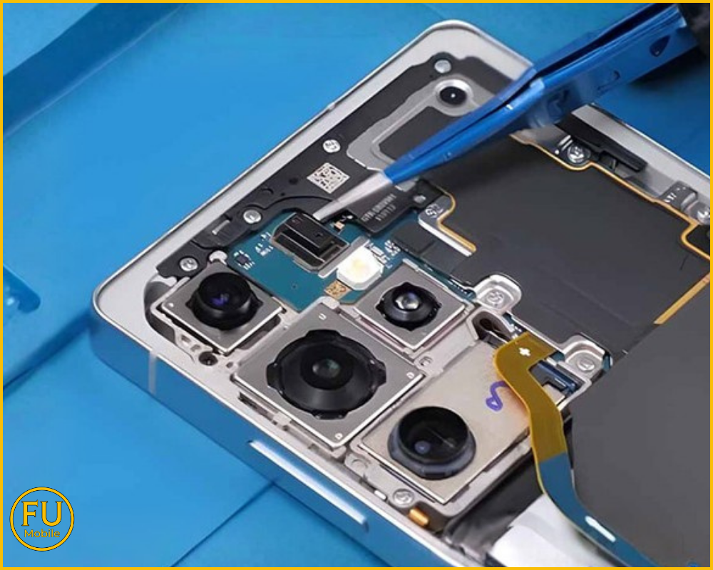 Cửa hàng ép kính giá rẻ có thể tráo linh kiện máy