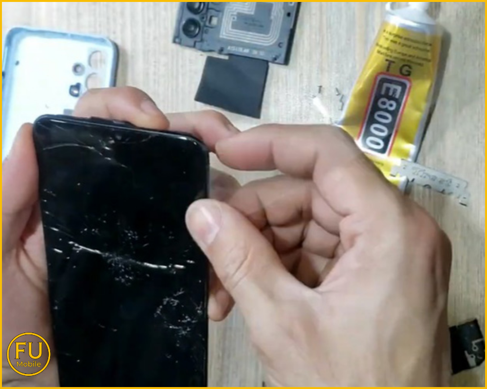 Cửa hàng ép kính không uy tín thiếu các máy móc ép kính