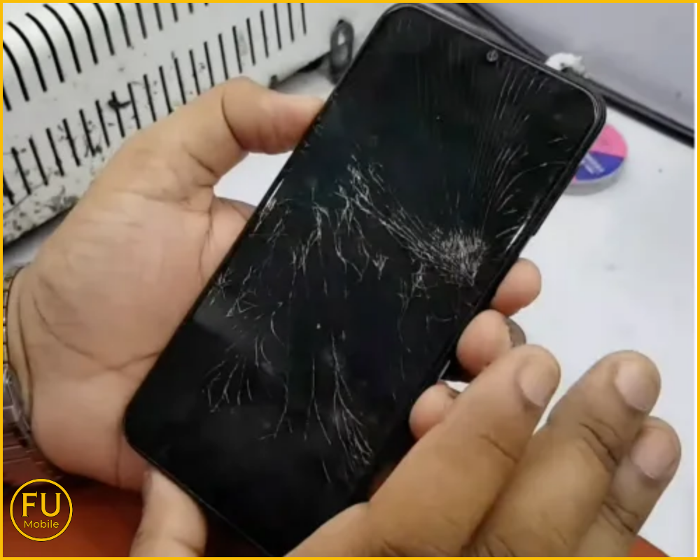 Khi mặt kính vỡ không ảnh hưởng cảm ứng nên chọn ép kính tối ưu chi phí