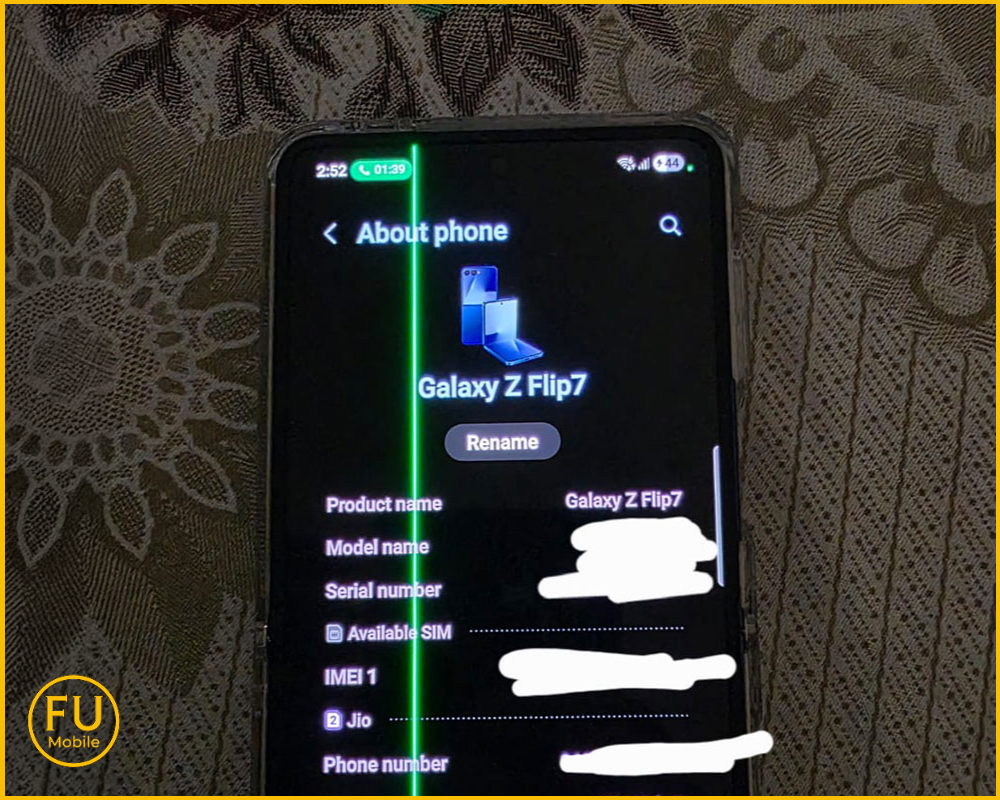 Màn hình Galaxy Z Flip 7 bị sọc màn hình 