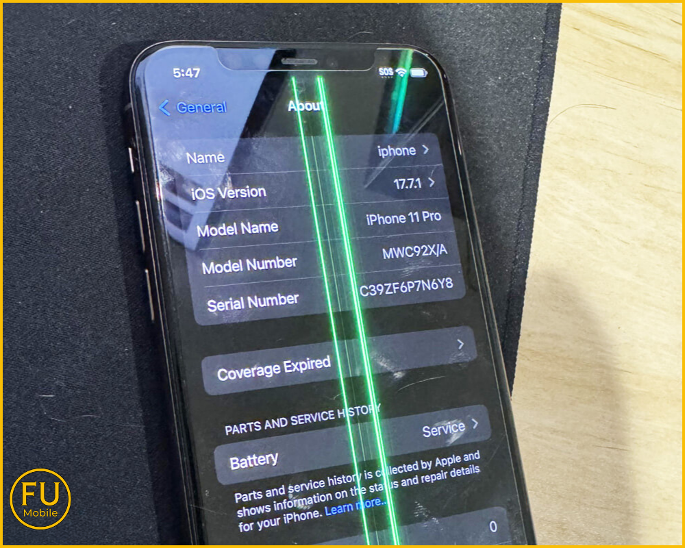 Màn hình iPhone bị sọc do hỏng cổ cáp