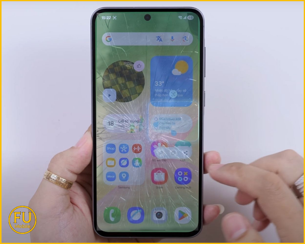 Mặt kính Samsung vỡ nhưng màn hình vẫn hiển thị bình thường