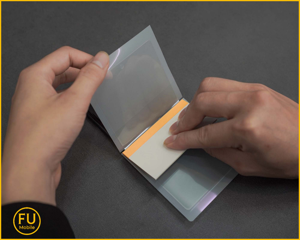 Keo OCA ép kính Z Flip7 FE có độ bám dính cao và chịu được uốn cong