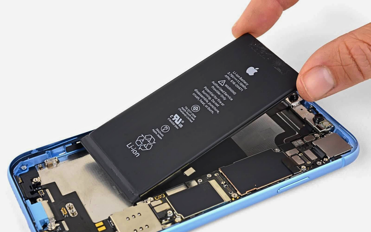 Pin iPhone Xr