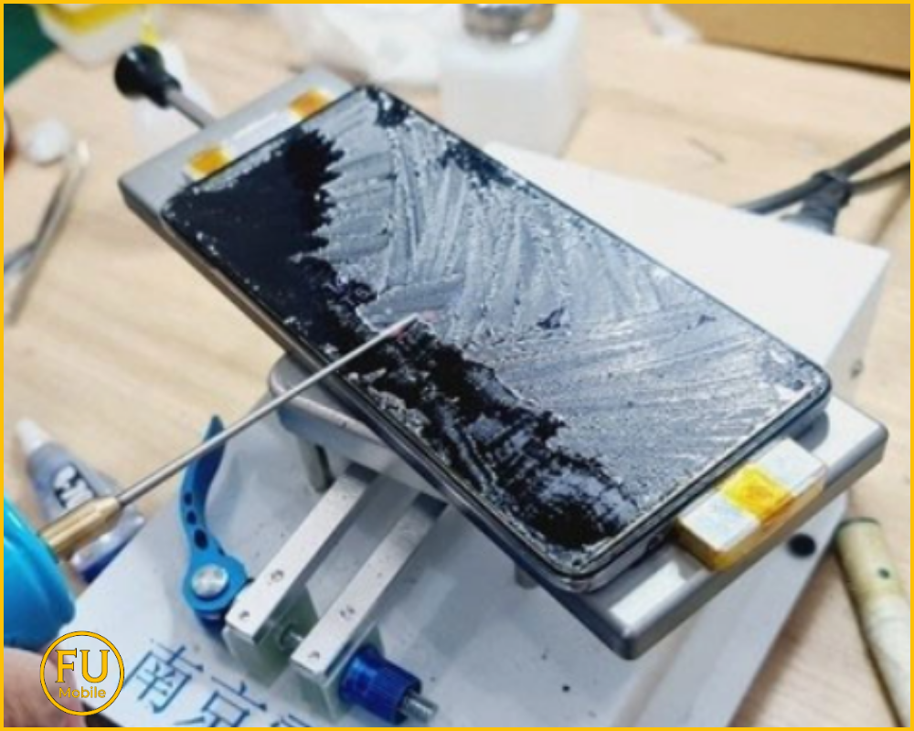 Quy trình ép kính Samsung Galaxy A17 5G tại FUmobile