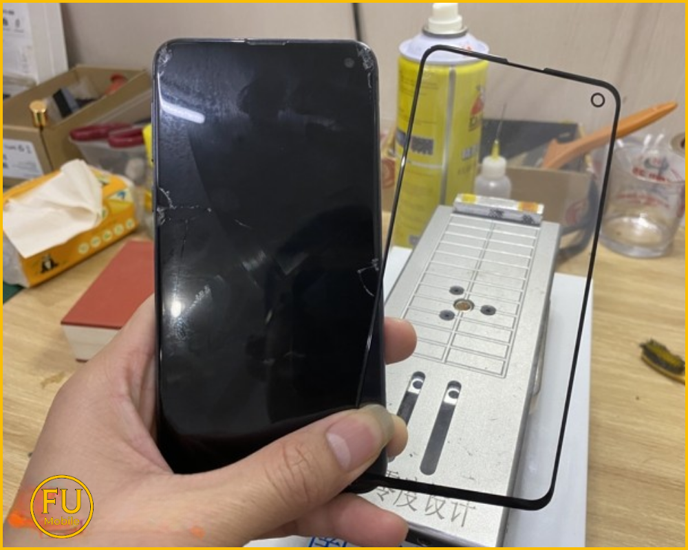 Quy trình thay màn hình Samsung S10e tại FUmobile