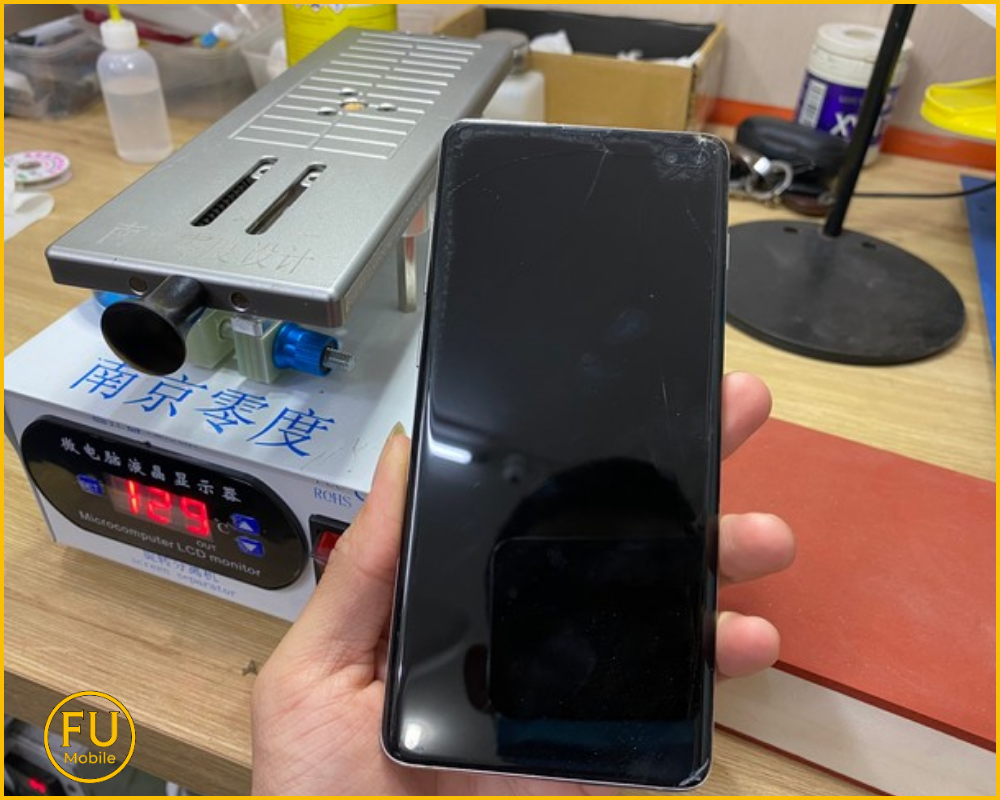 Quy trình thay kính mặt trước Samsung Galaxy S20 tại FUmobile