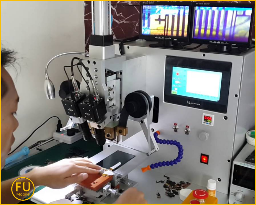 Quy trình ép kính Samsung Galaxy S25 FE với máy móc hiện đại tại FUmobile