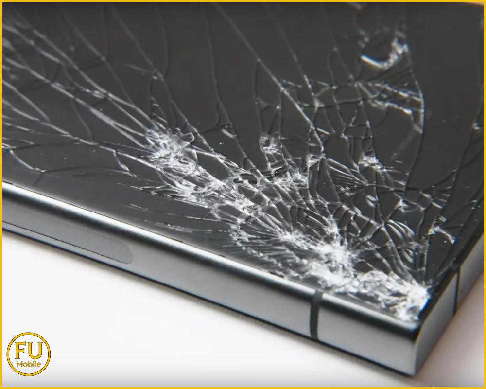 Nguy cơ mất an toàn cho người dùng khi cạnh kính vỡ sắc bén có thể làm đứt tay